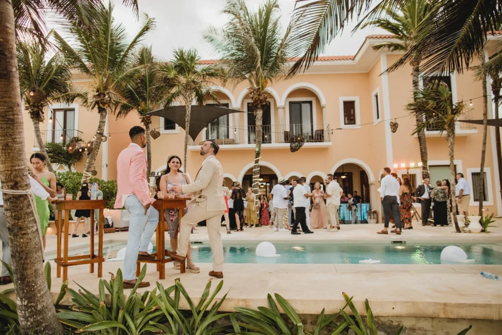 Poolside Cocktail Hour Pics: Relaxed Vibes in Puerto Vallarta